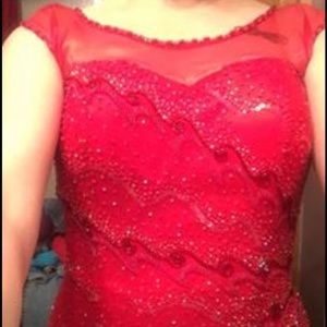 Beautiful Sequin Red Formal Dress. Size 4.